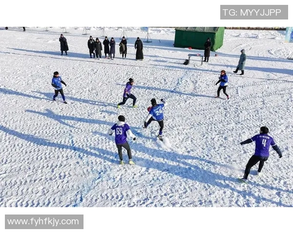 滑球场上的足球明星们如何在冰雪中展现激情与技巧